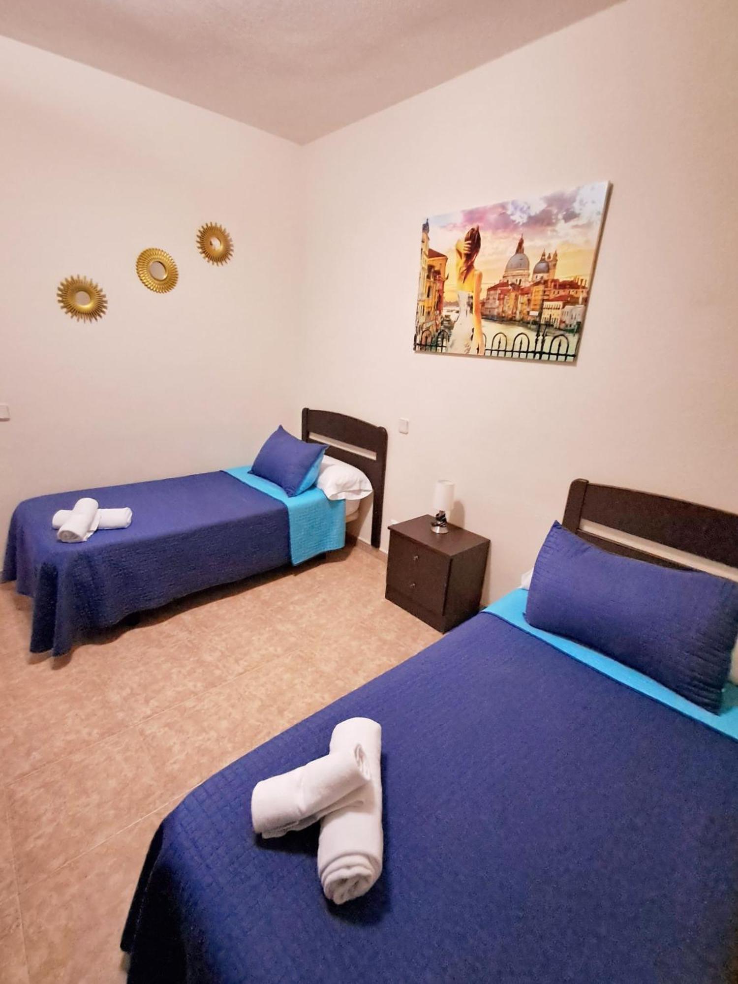 Hostal Dona Maria Valdemoro Exterior photo